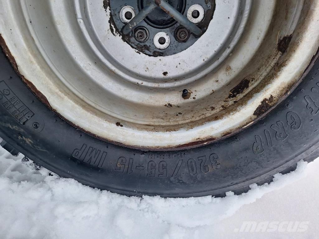 Avant 745 Víceúčelové nakladače