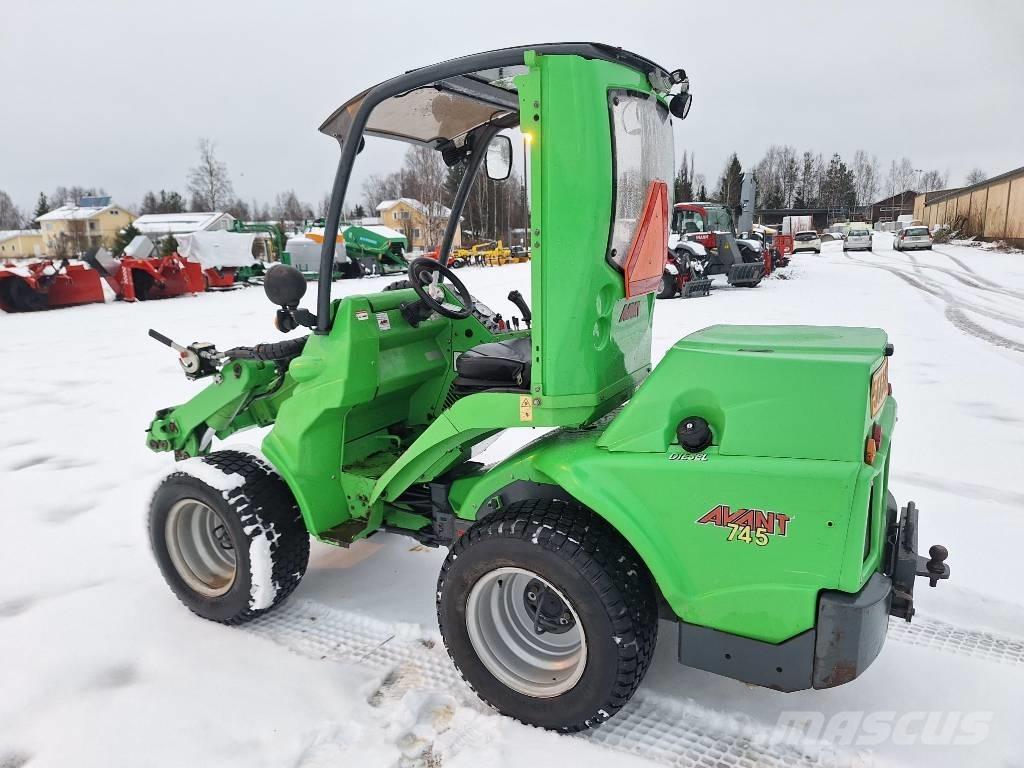 Avant 745 Víceúčelové nakladače