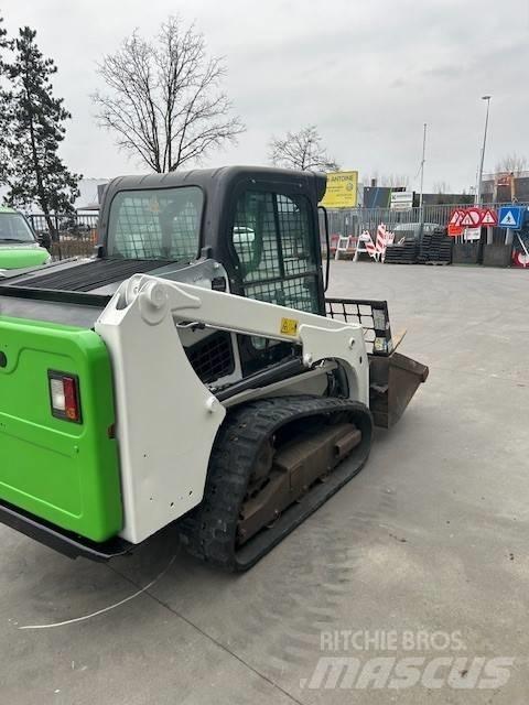 Bobcat T 450 Smykem řízené nakladače