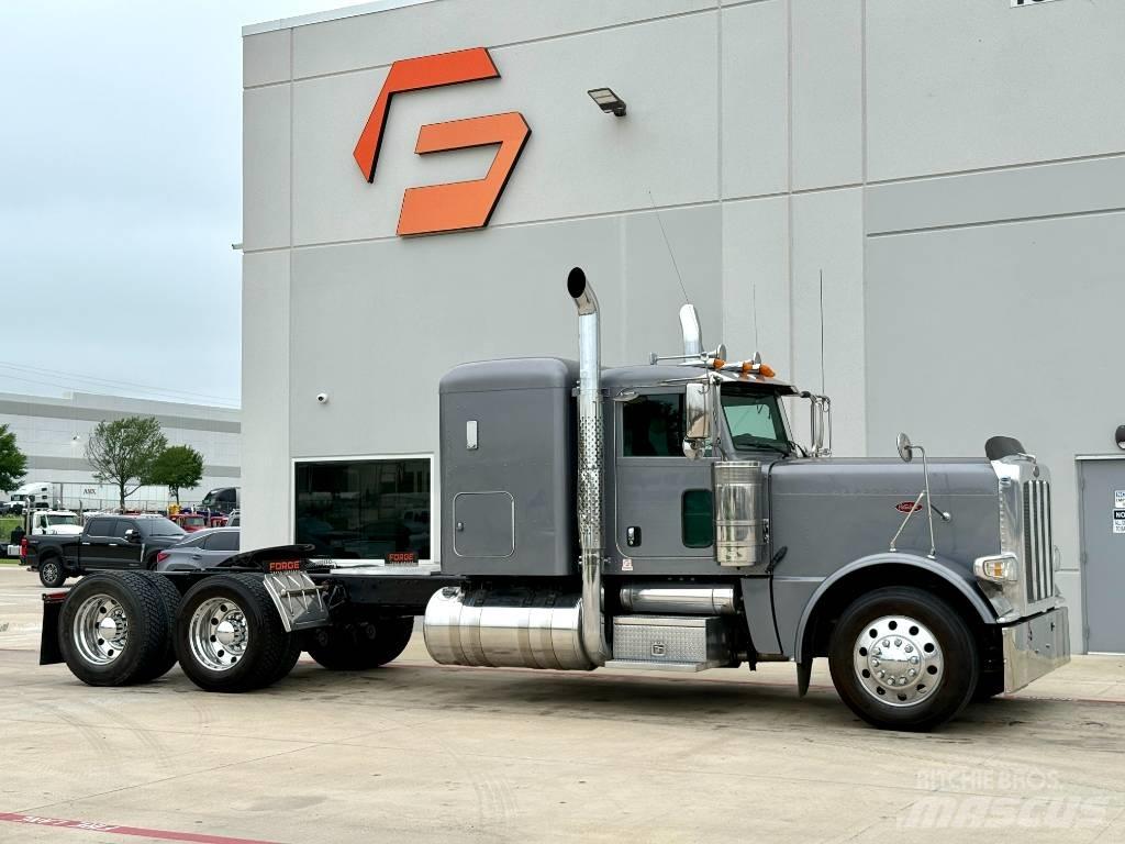 Peterbilt 389 Tahače
