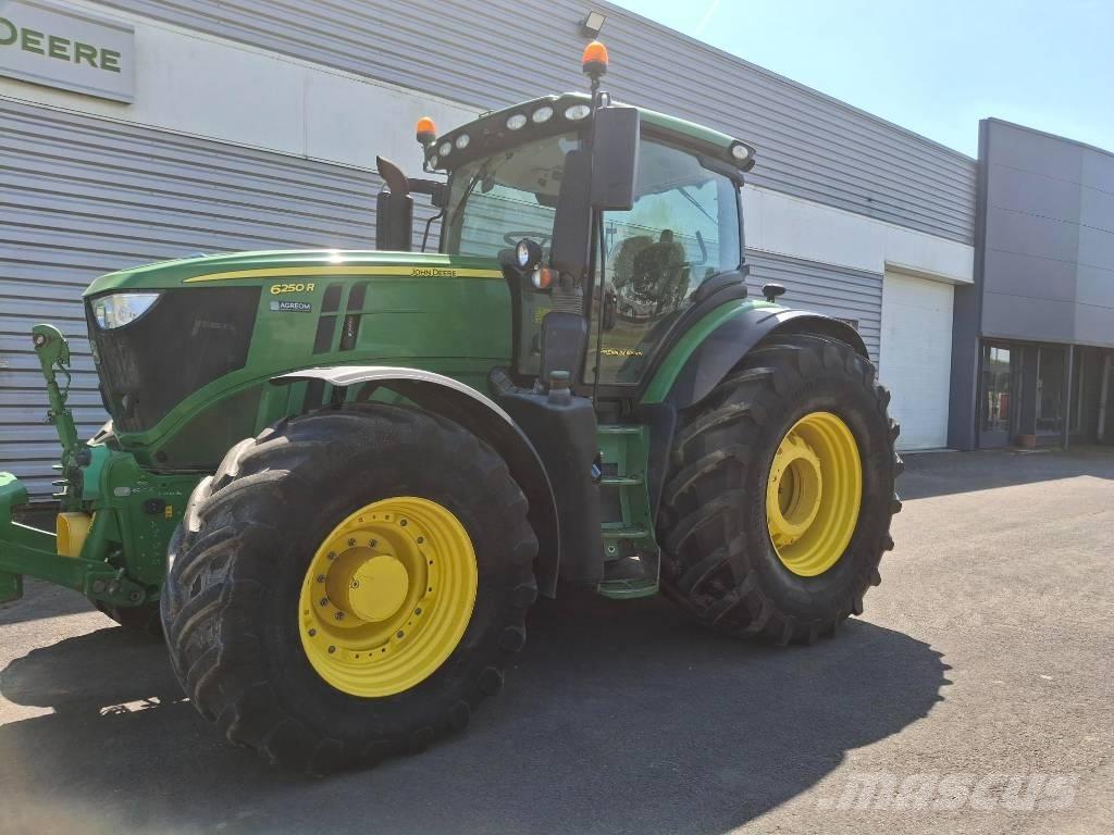 John Deere 6250R Traktory