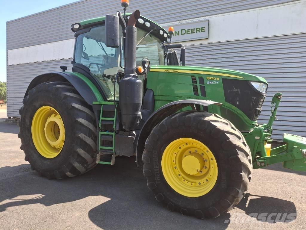 John Deere 6250R Traktory