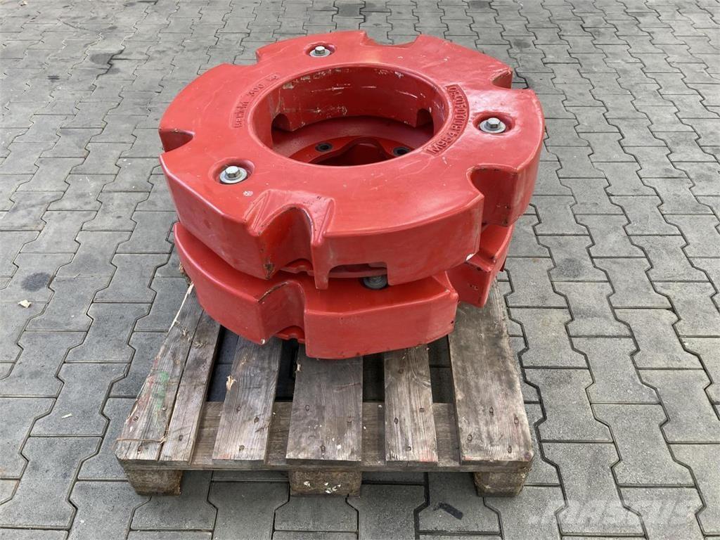 Fendt 2x 300 kg Další