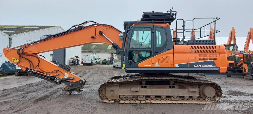 Doosan DX225LC-5 Pásová rýpadla
