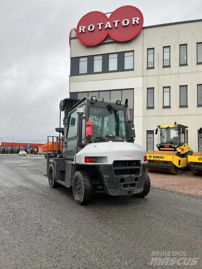 Nissan L1 F6 F70 Y Dieselové vozíky