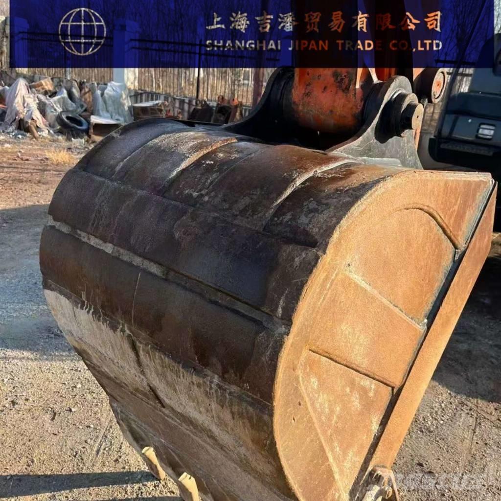 Hitachi ZX 200 Pásová rýpadla