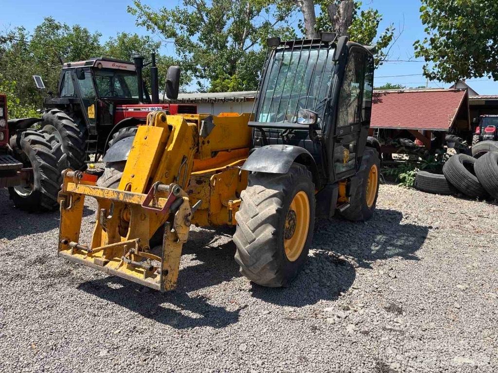 JCB 530-70 Teleskopické manipulátory