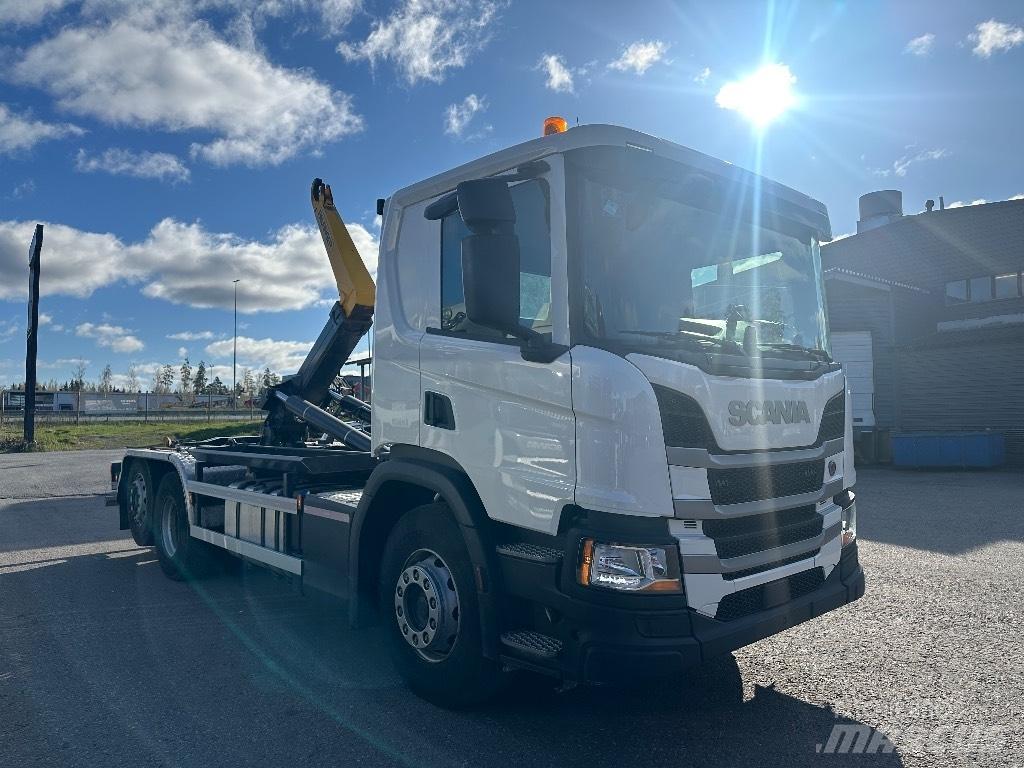 Scania P 360 Hákový nosič kontejnerů