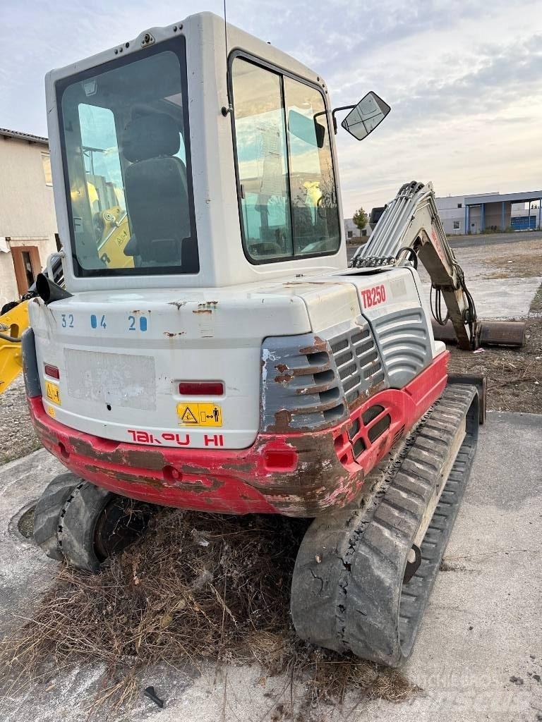 Takeuchi TB250 Mini rýpadla < 7t