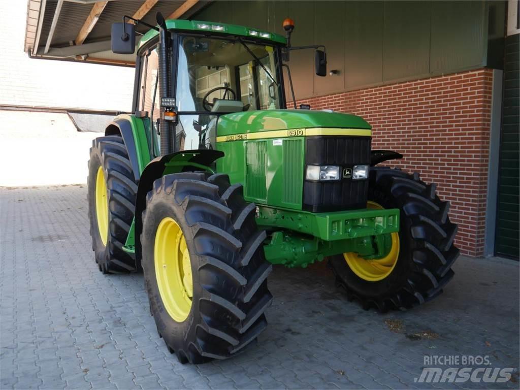John Deere 6910 PQ Traktory