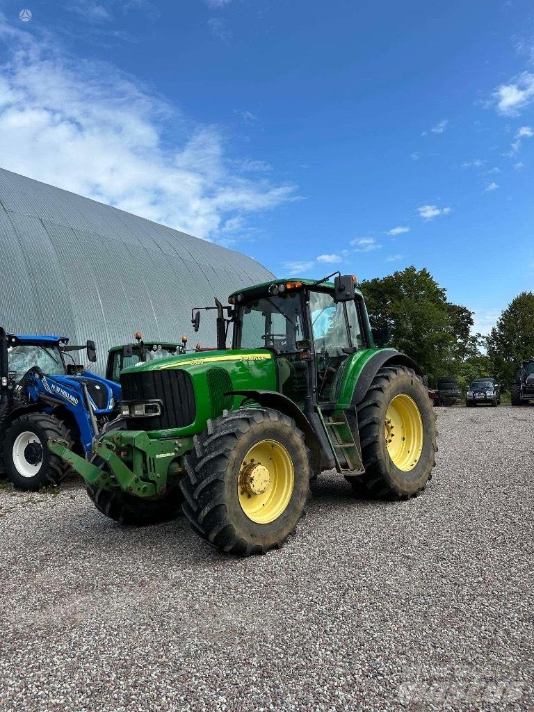 John Deere 6820 AP Traktory