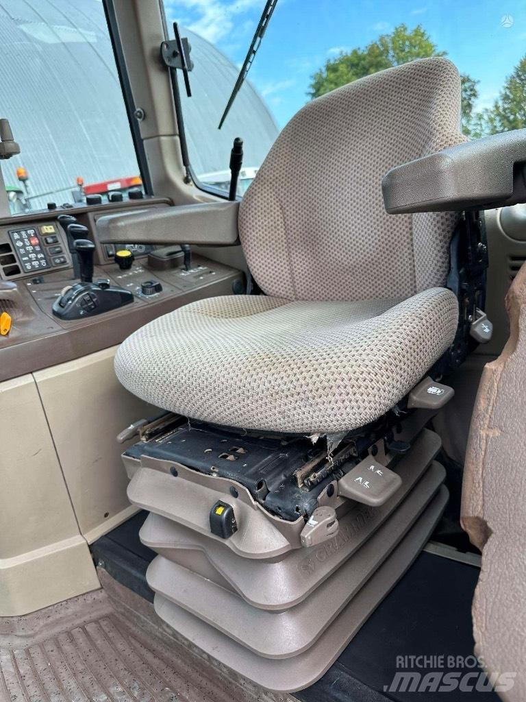 John Deere 6820 AP Traktory