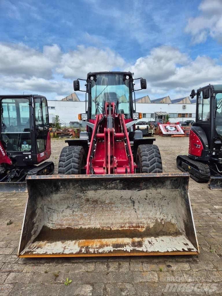 Yanmar V100/5 Kolové nakladače