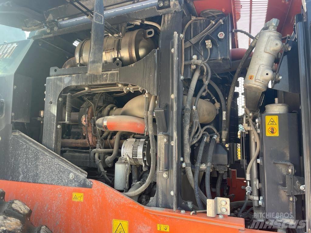 Hitachi ZW 250-6 Kolové nakladače