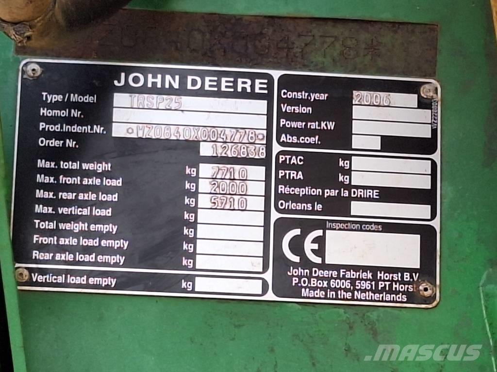 John Deere 840 Tažené postřikovače