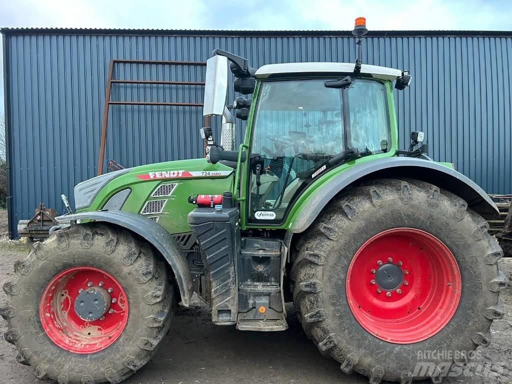 Fendt 724 Profi Plus Traktory