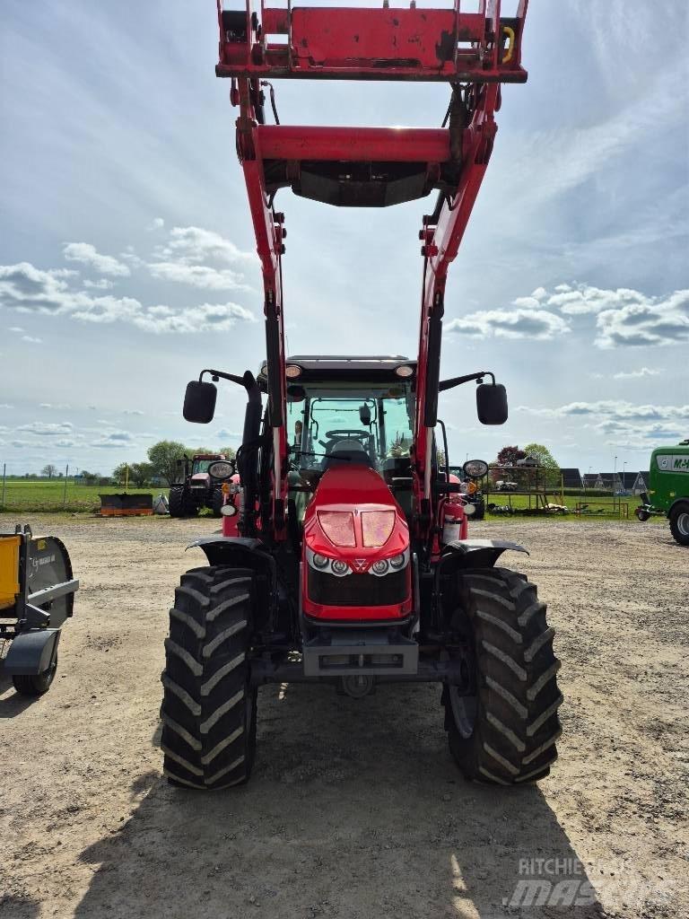 Massey Ferguson 5713 Traktory
