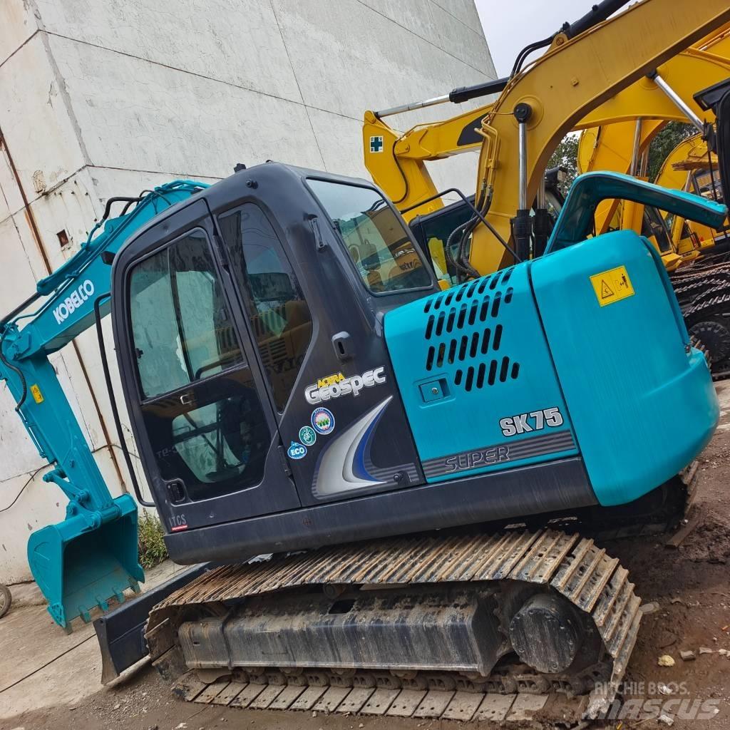 Kobelco SK 75 Midi rýpadla 7t - 12t