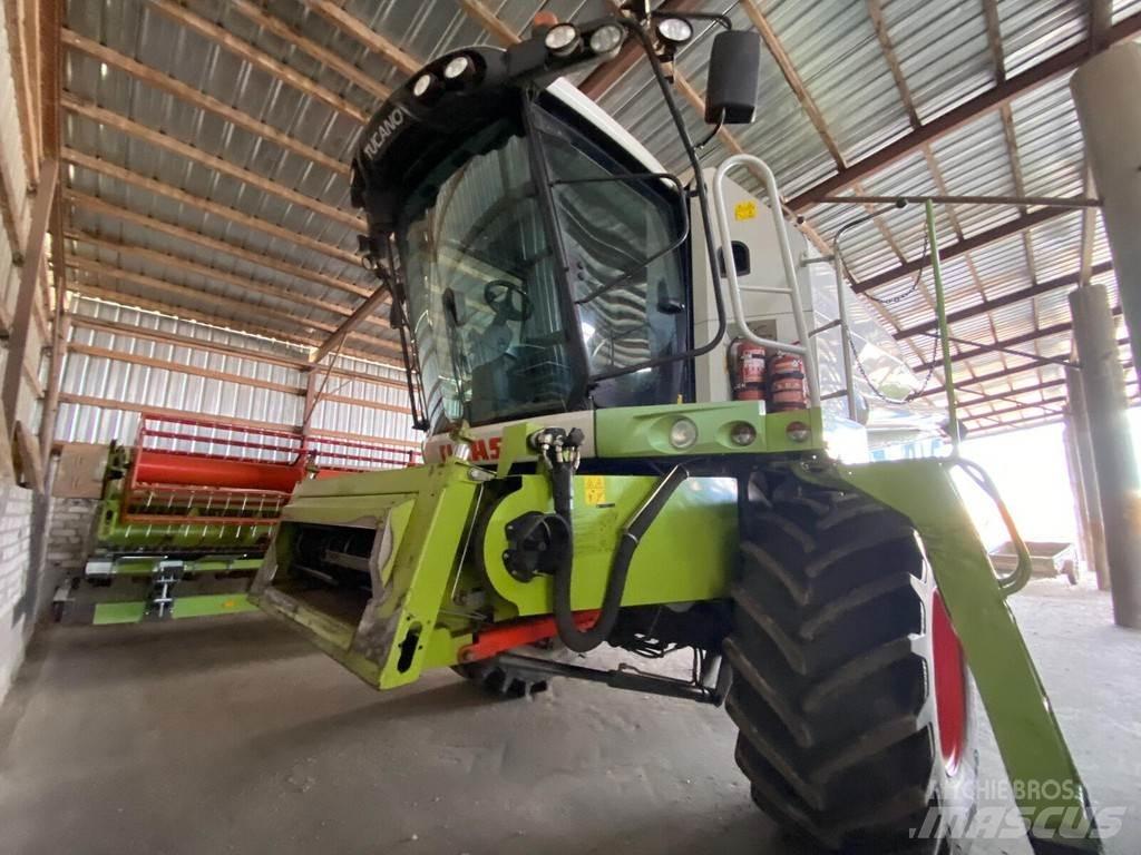 CLAAS Tucano 450 Sklízecí mlátičky