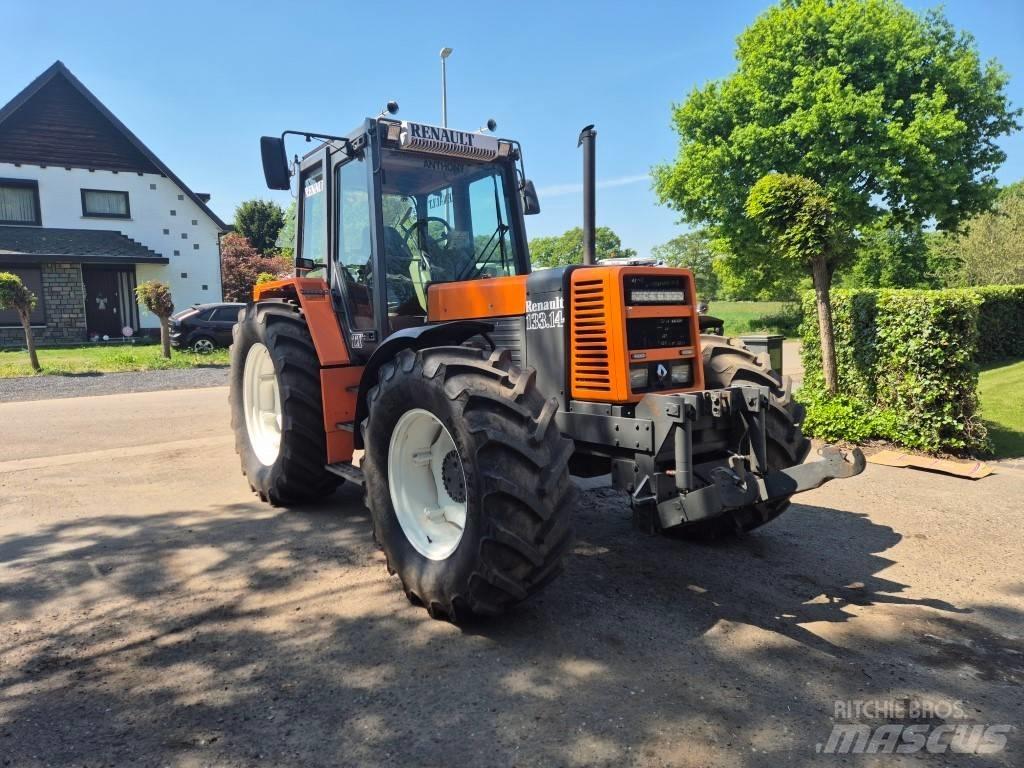 Renault 133.14 TX Traktory