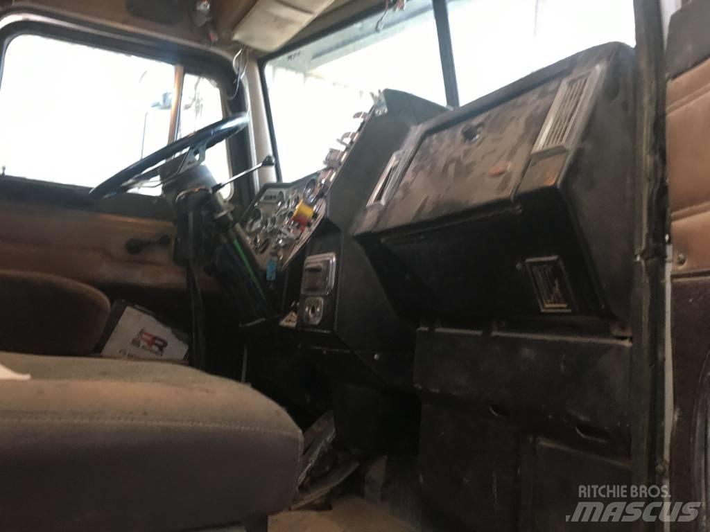 Peterbilt 378 Svařovací traktor