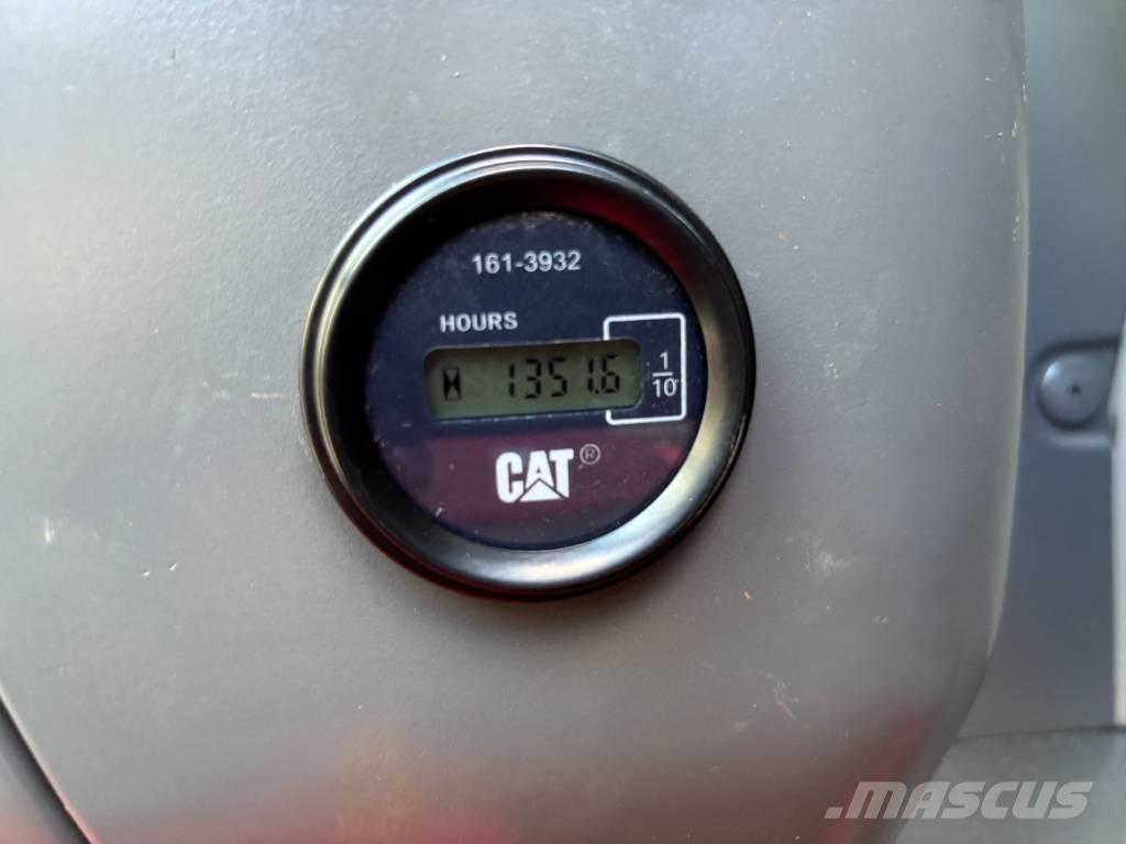 CAT 329 D Pásová rýpadla