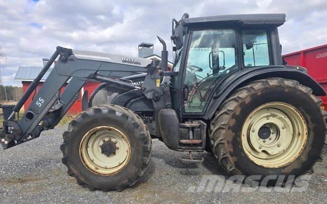 Valtra N141 HiTech Traktory