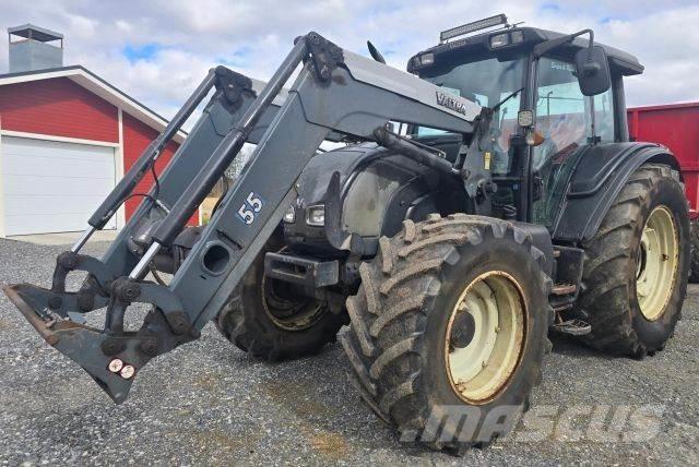 Valtra N141 HiTech Traktory