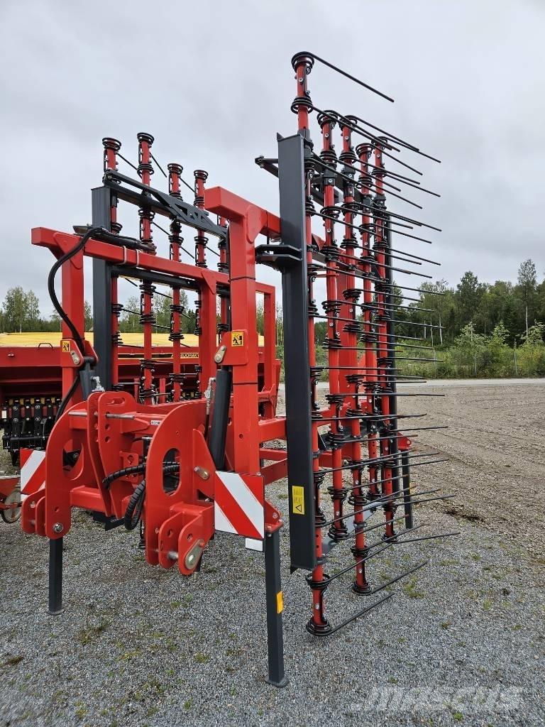 Tume Harrow s 660 L Brány