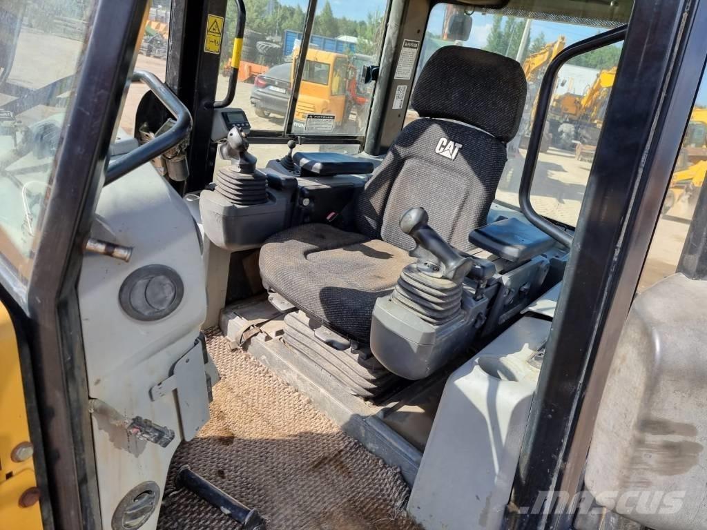 CAT D 6 K LGP Pásové dozery