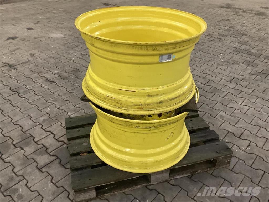 John Deere 16x30 Pneumatiky, kola a ráfky