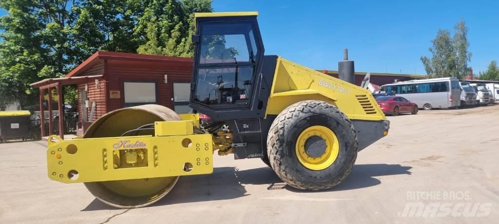 Bomag BW 211 D-3 Tahačové válce