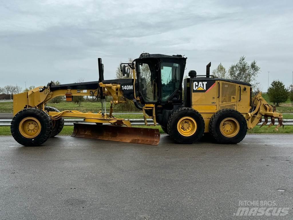 CAT 140M Grejdry
