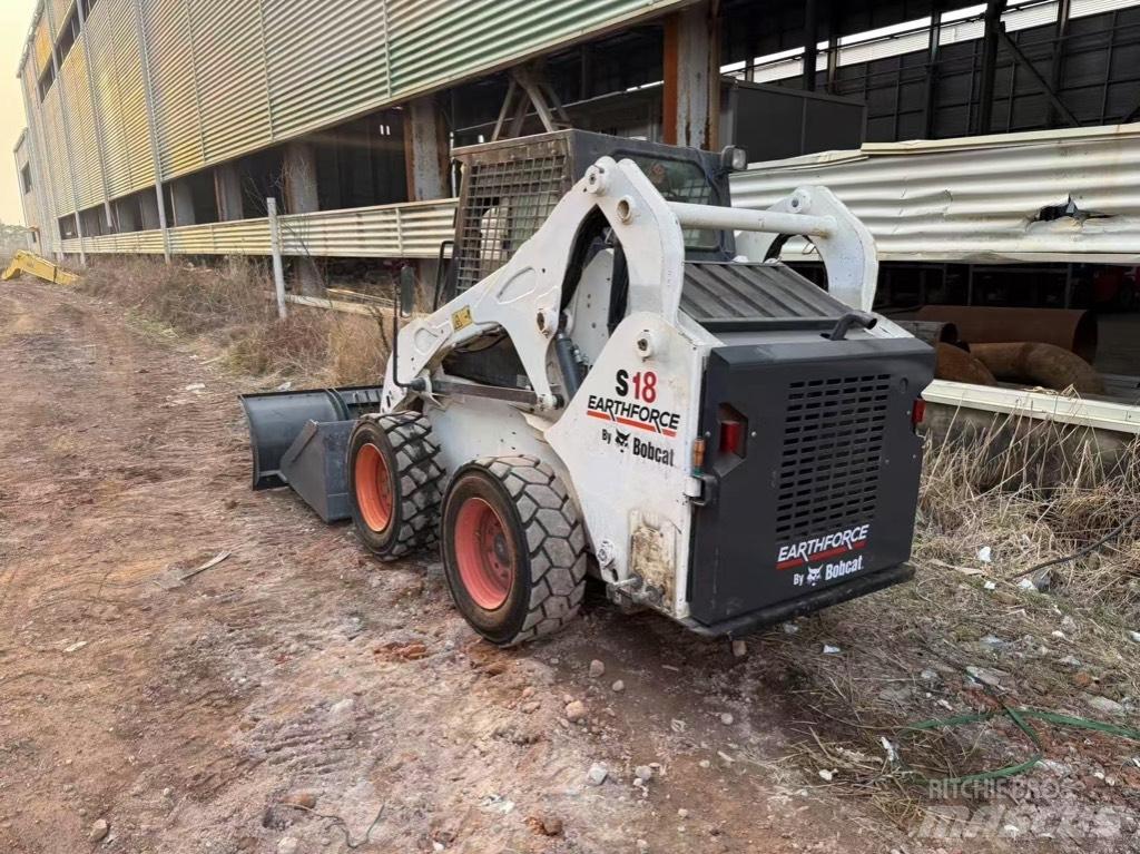 Bobcat S 18 Smykem řízené nakladače