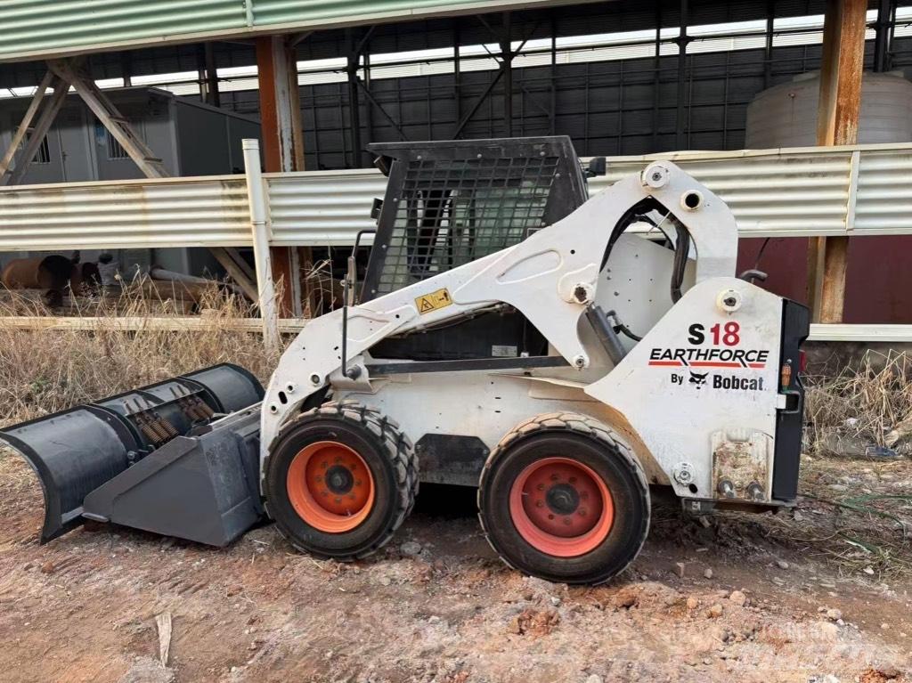 Bobcat S 18 Smykem řízené nakladače