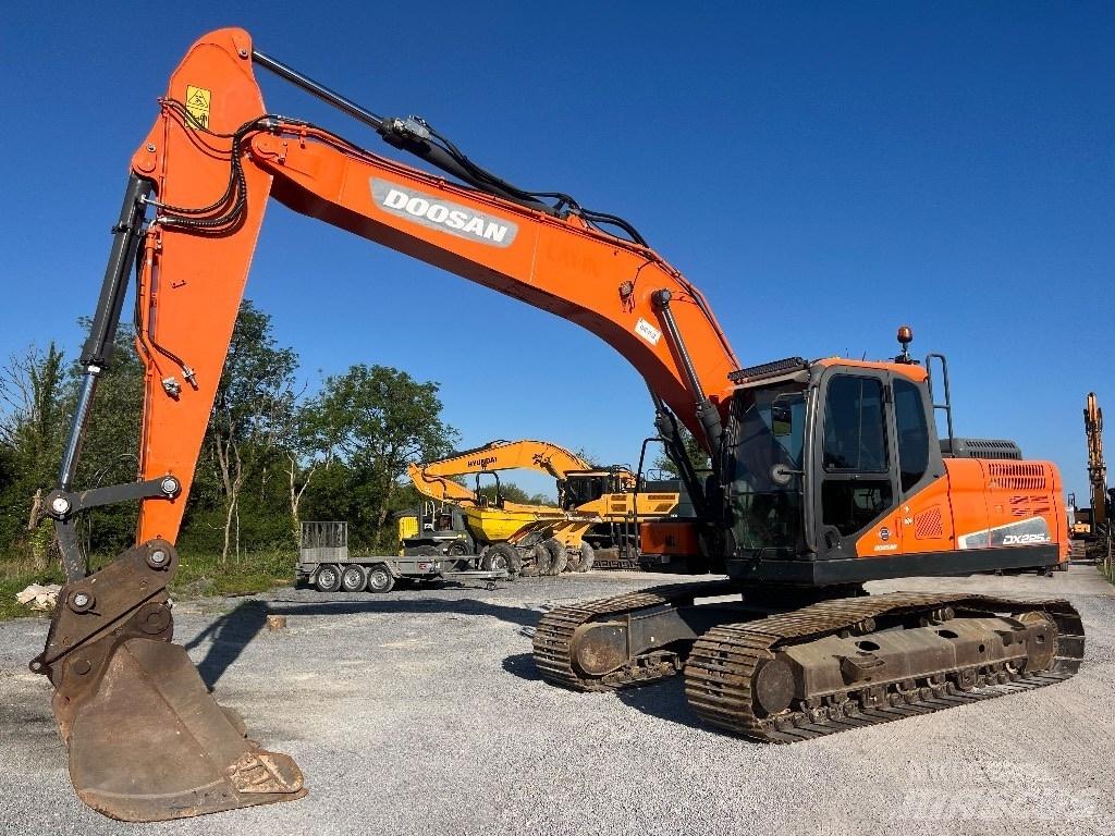 Doosan DX 225 LC-5 Pásová rýpadla