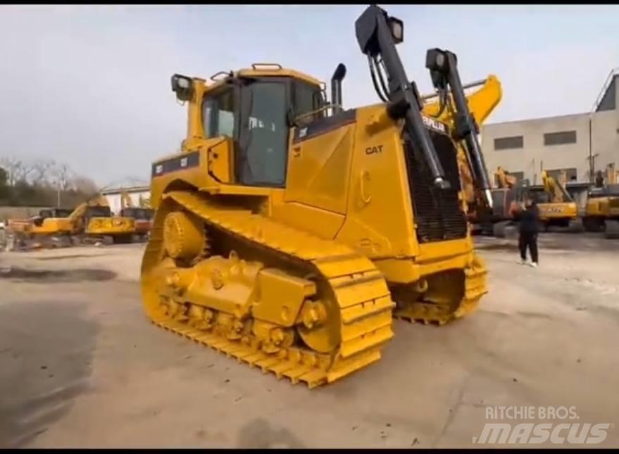 CAT D 8 T Pásové dozery
