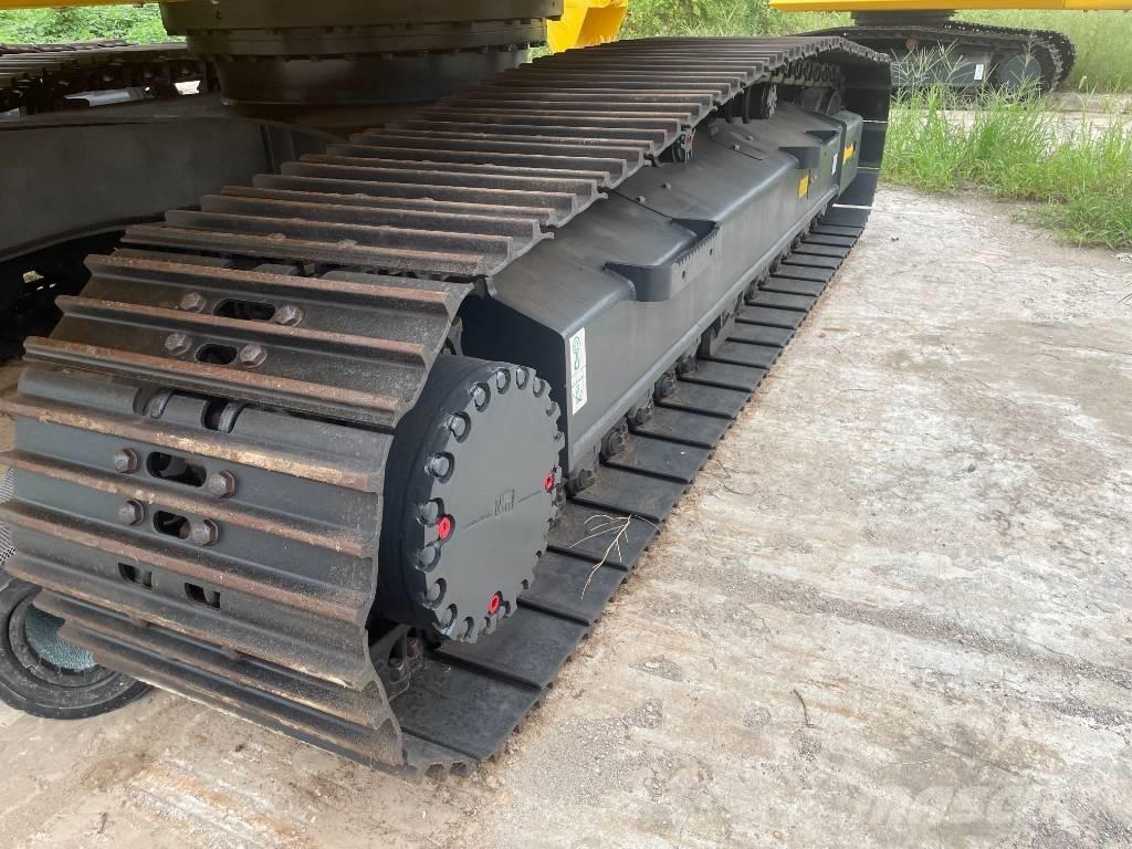 Komatsu PC 220 Pásová rýpadla