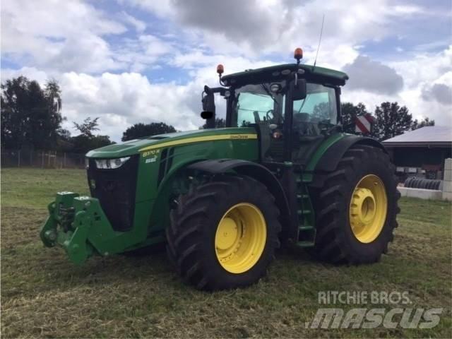 John Deere 8370R Traktory