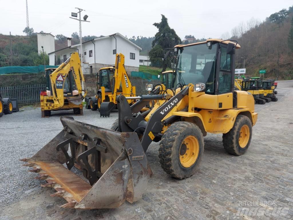 Volvo L 30 G Kolové nakladače