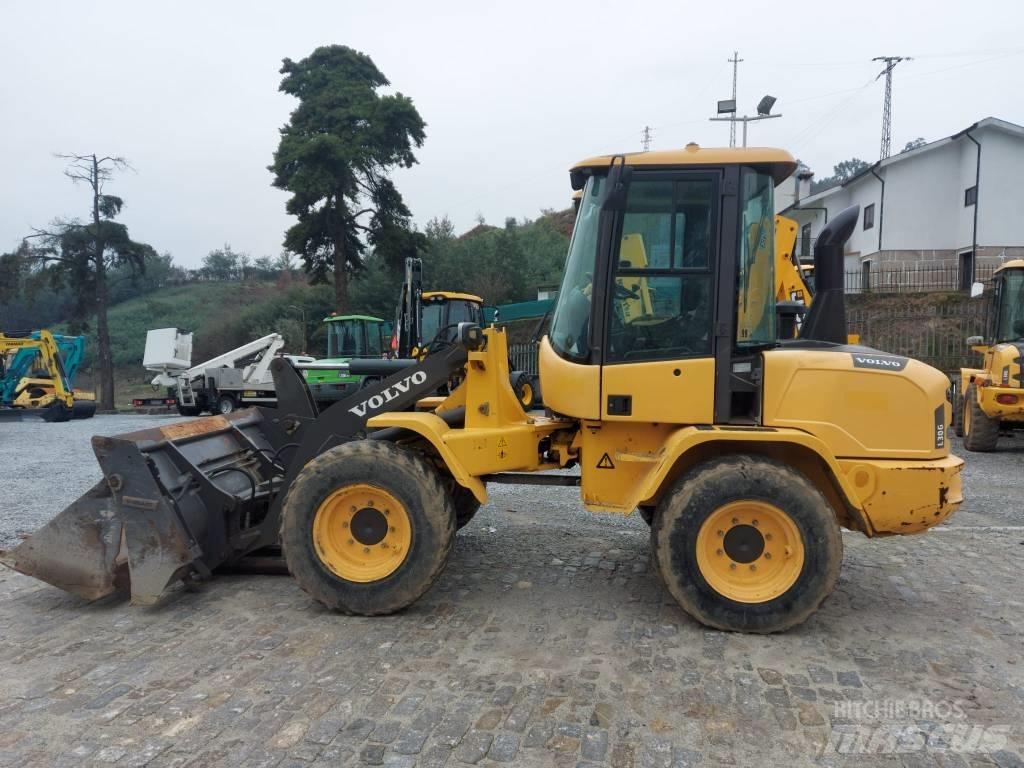 Volvo L 30 G Kolové nakladače