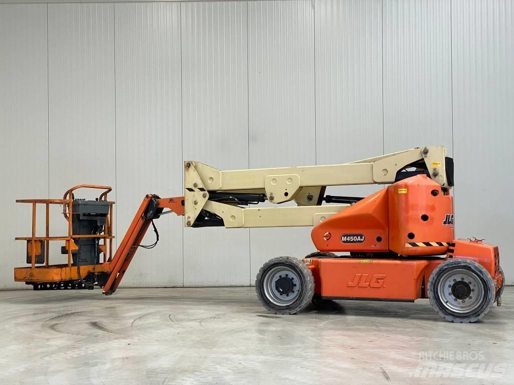 JLG M450AJ Kloubové plošiny