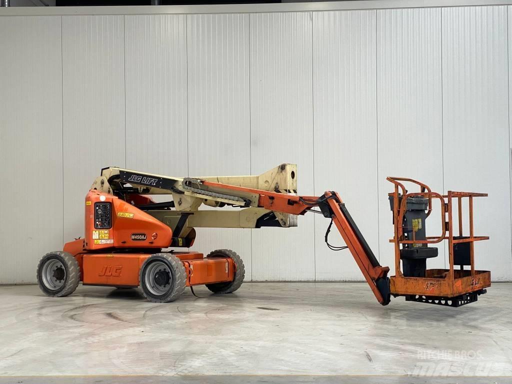JLG M450AJ Kloubové plošiny