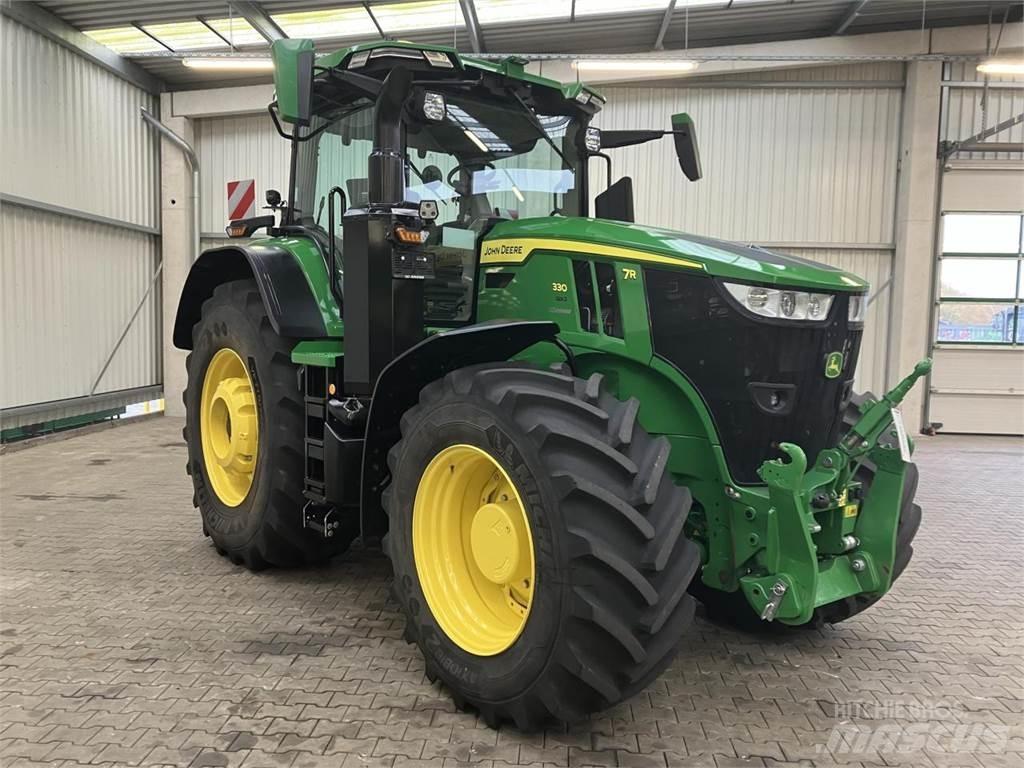 John Deere 7R 330 Traktory