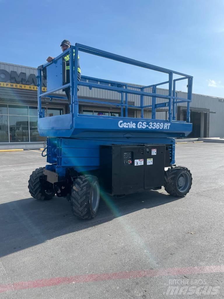 Genie GS 3369 RT Nůžková zvedací plošina