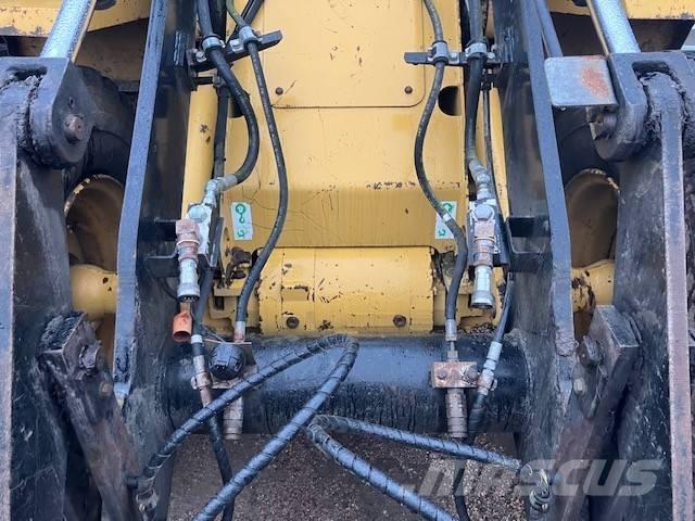 CAT IT 14 G Kolové nakladače