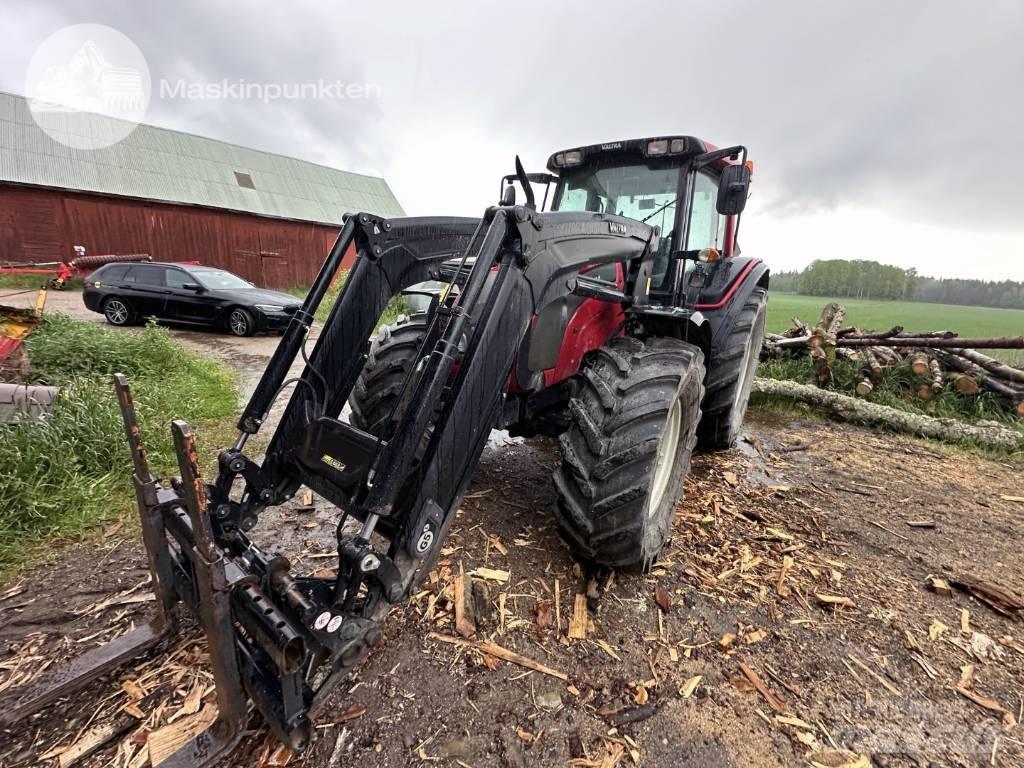 Valtra N 121 Traktory