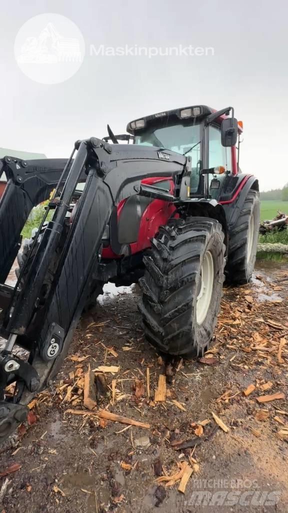 Valtra N 121 Traktory