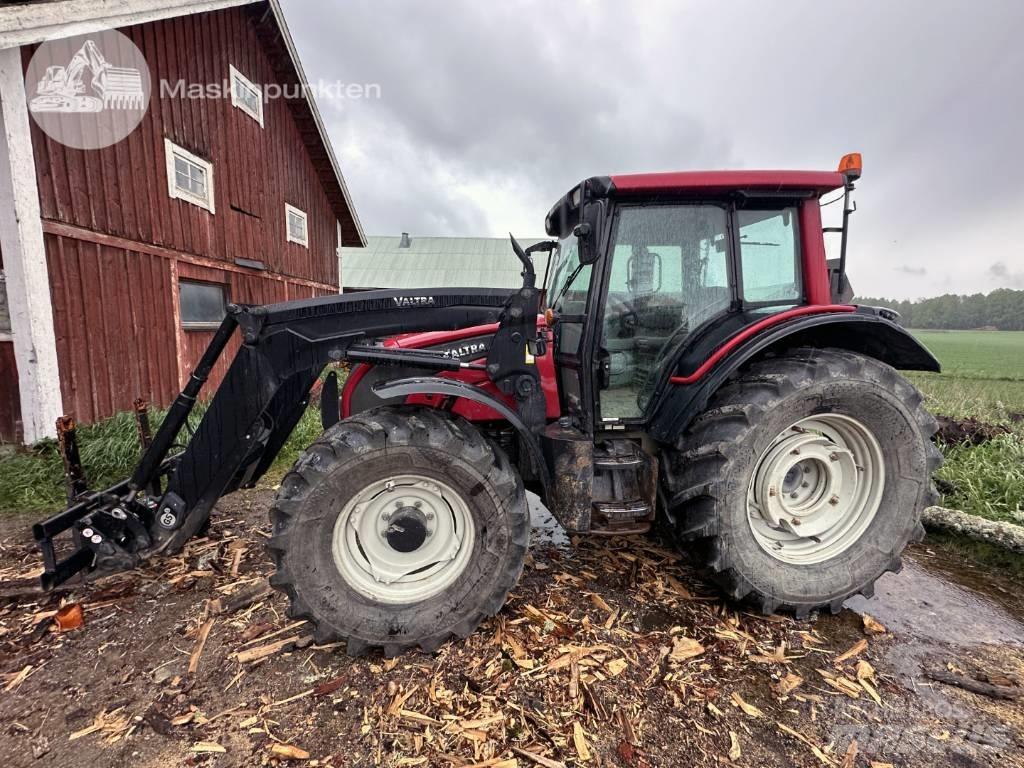 Valtra N 121 Traktory