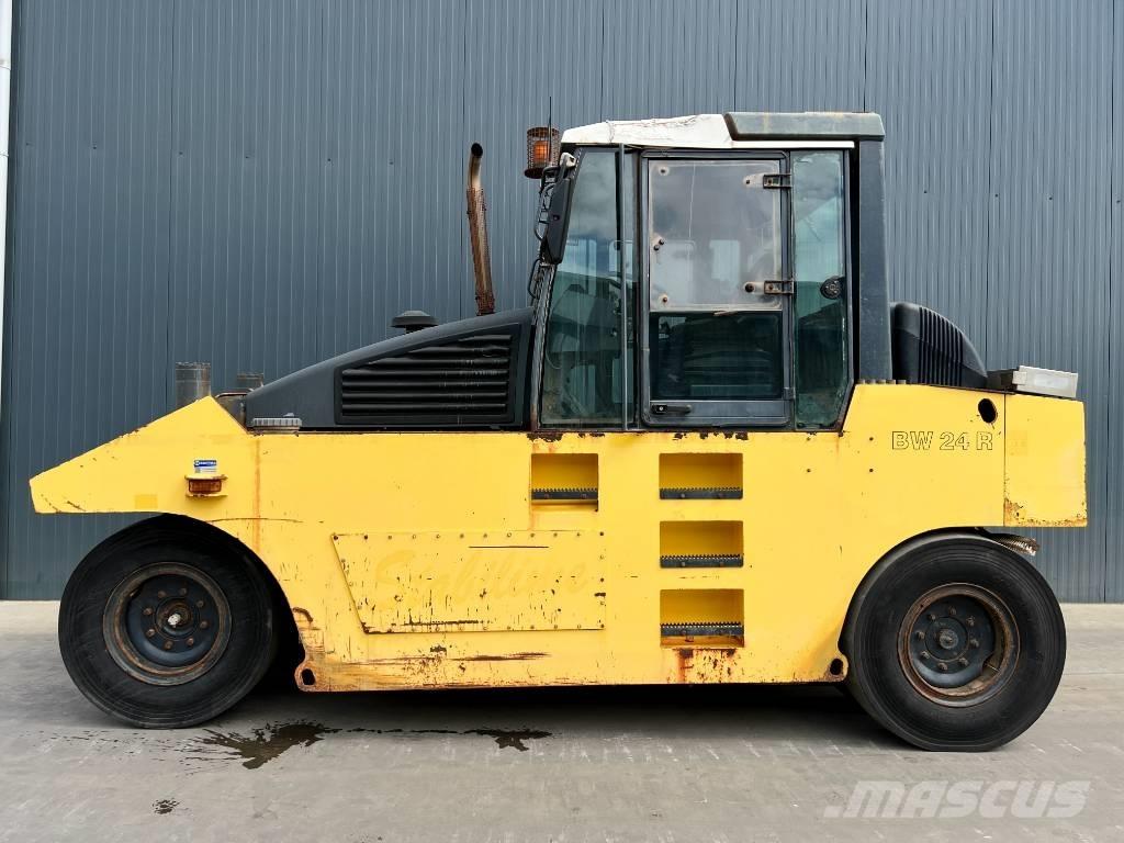 Bomag BW24R Pneumatikové válce
